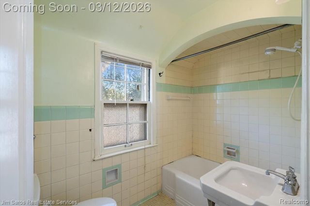 3828 Bishop Street, Detroit, MI 48224