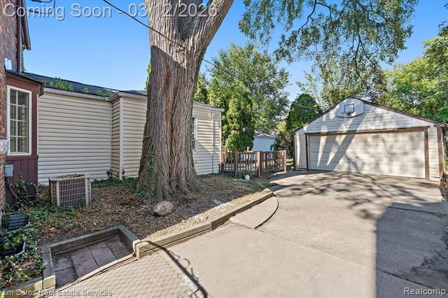 3828 Bishop Street, Detroit, MI 48224