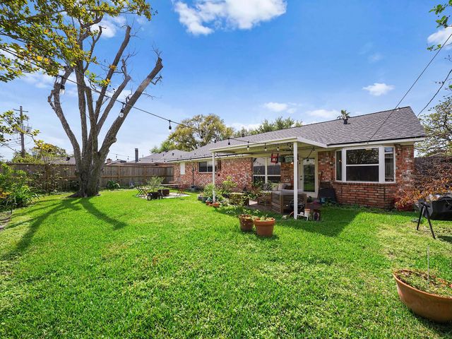 5014 Mary Lou Drive, Houston, TX 77092