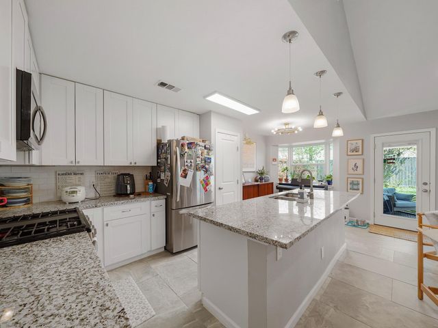 5014 Mary Lou Drive, Houston, TX 77092