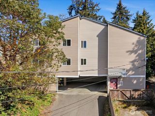 14344 N Stone Avenue #32, Seattle, WA 98133