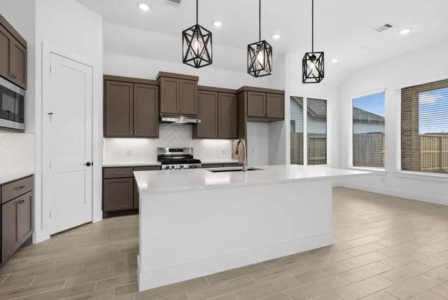 12115 Wild Bend Drive, Mont Belvieu, TX 77523
