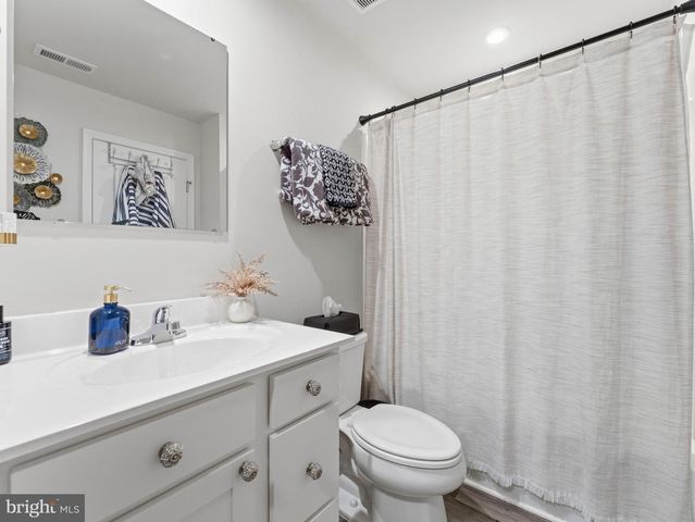 209 COMFORT RD, Williamstown, NJ 08094