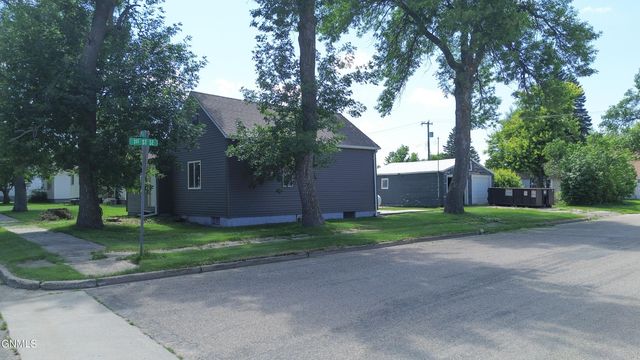 101 3rd Avenue SE, Kulm, ND 58456 property photo