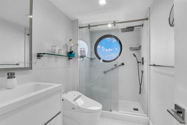 2000 Island Boulevard 2006, Aventura, FL 33160