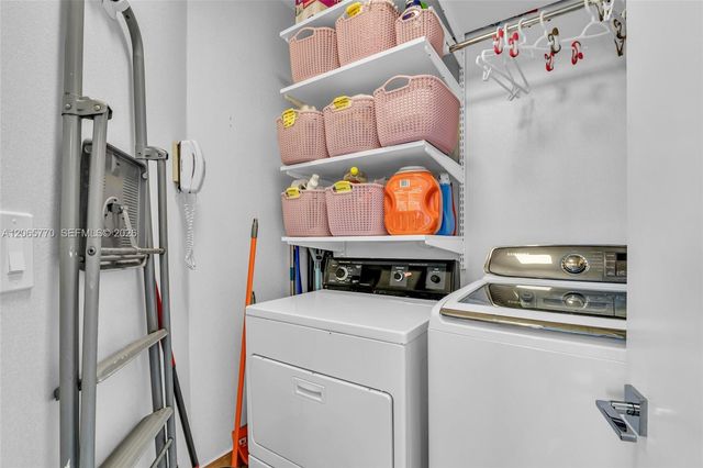 2000 Island Boulevard 2006, Aventura, FL 33160