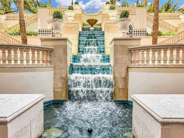 2000 Island Boulevard 2006, Aventura, FL 33160