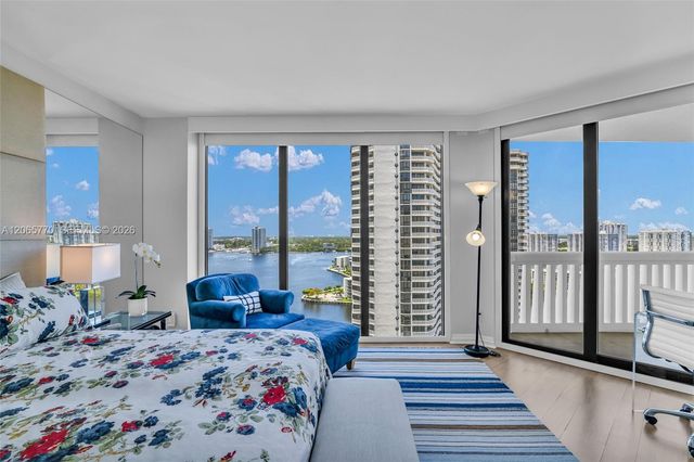 2000 Island Boulevard 2006, Aventura, FL 33160
