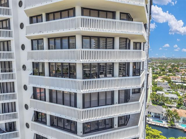 2000 Island Boulevard 2006, Aventura, FL 33160