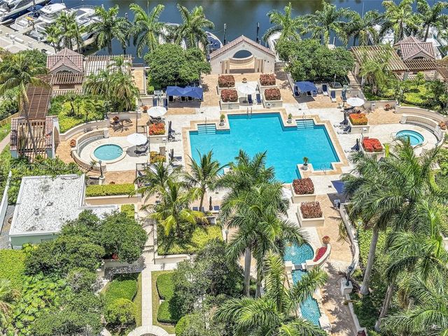 2000 Island Boulevard 2006, Aventura, FL 33160