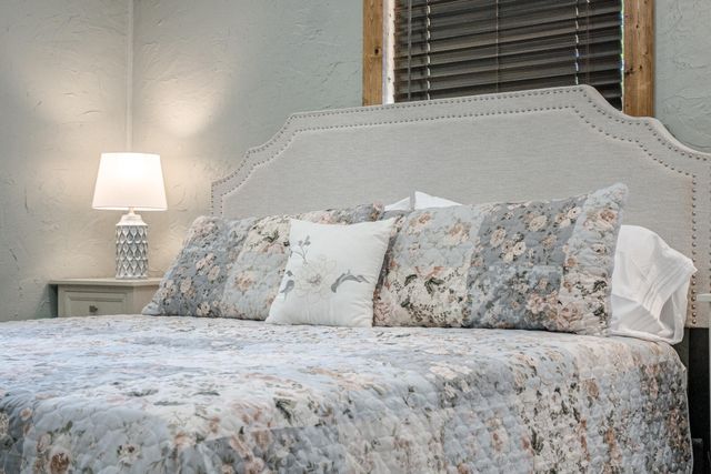 405 W College Street, Branson, MO 65616