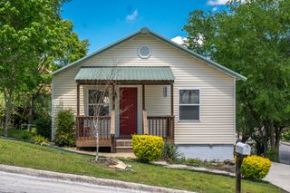 405 West College Street, Branson, MO 65616
