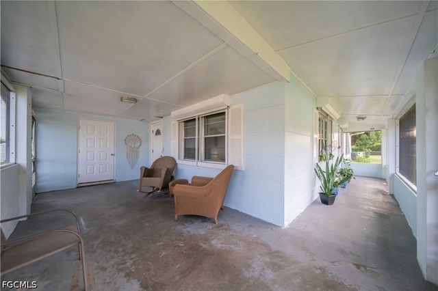 77 Glenmont DR W, North Fort Myers, FL 33917