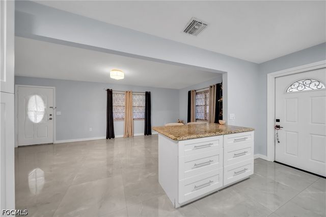77 Glenmont DR W, North Fort Myers, FL 33917