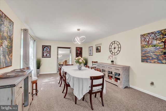 7 OLD FARM LN, New Freedom, PA 17349