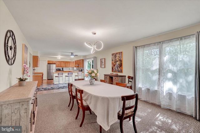 7 OLD FARM LN, New Freedom, PA 17349