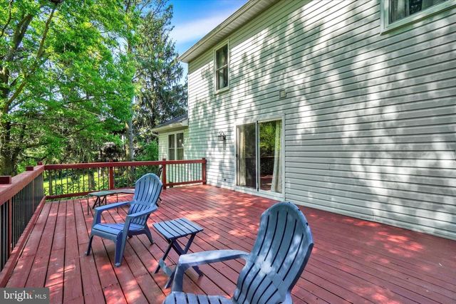 7 OLD FARM LN, New Freedom, PA 17349
