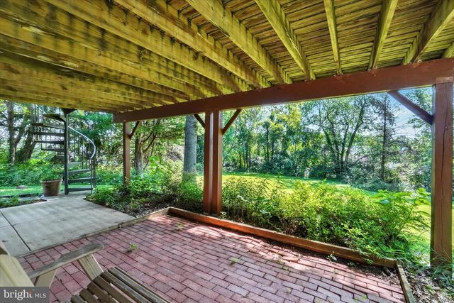 7 OLD FARM LN, New Freedom, PA 17349