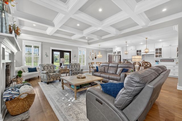 110 Barley Dr, Fayetteville, TN 37334