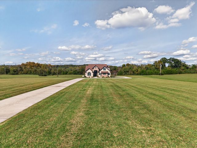 110 Barley Dr, Fayetteville, TN 37334