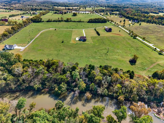 110 Barley Dr, Fayetteville, TN 37334