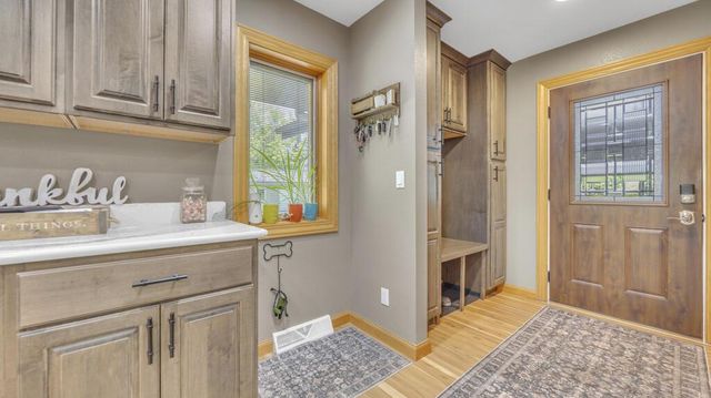 4564 Broadway STREET, Manitowoc, WI 54220