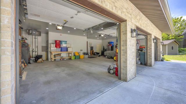 4564 Broadway STREET, Manitowoc, WI 54220