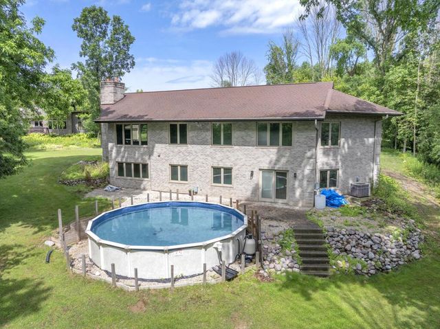 4564 Broadway STREET, Manitowoc, WI 54220