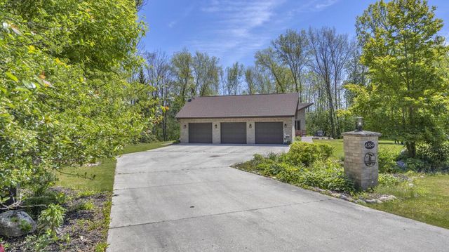 4564 Broadway STREET, Manitowoc, WI 54220