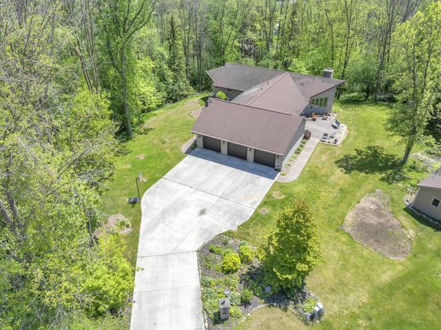 4564 Broadway STREET, Manitowoc, WI 54220