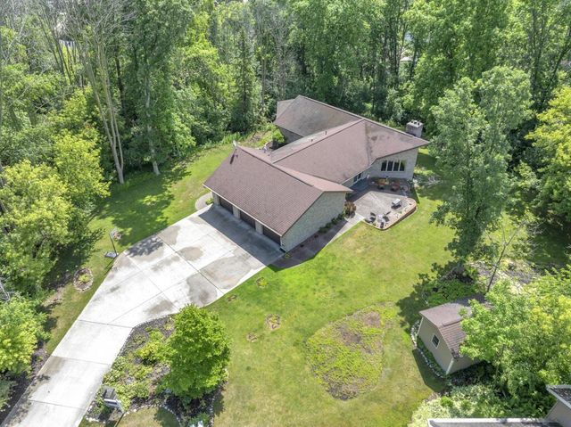4564 Broadway STREET, Manitowoc, WI 54220