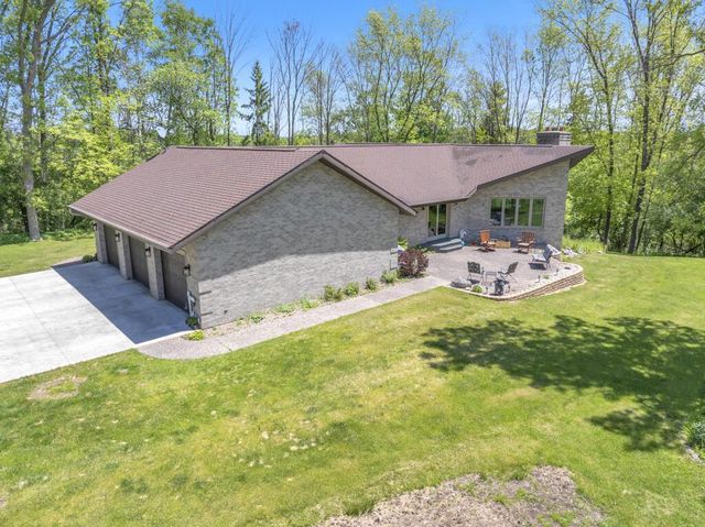 4564 Broadway STREET, Manitowoc, WI 54220