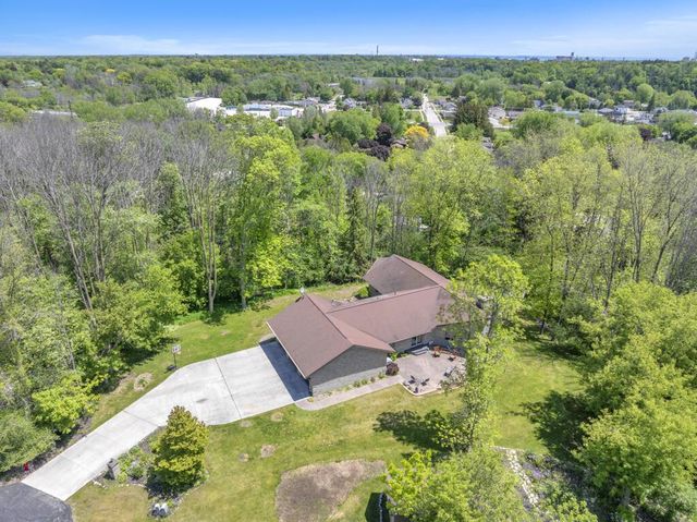 4564 Broadway STREET, Manitowoc, WI 54220