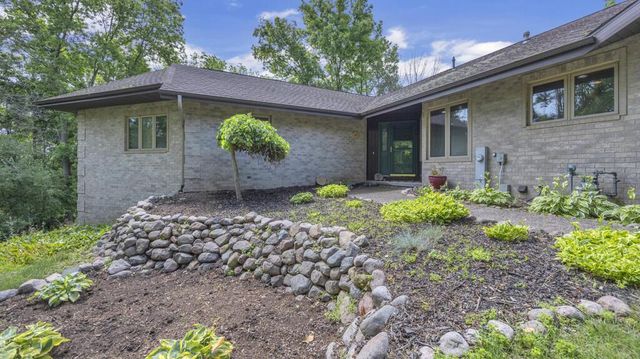 4564 Broadway STREET, Manitowoc, WI 54220