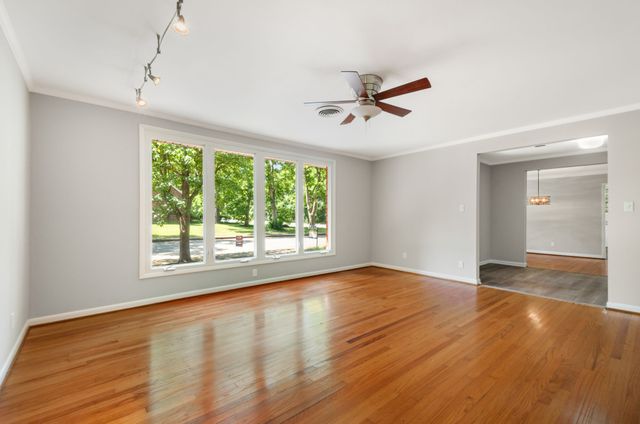 1712 Natchez Trce, Nashville, TN 37212