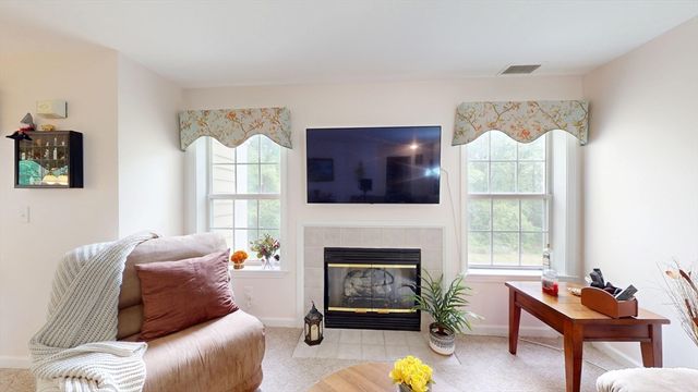 713 Gazebo Circle 713, Reading, MA 01867
