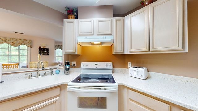 713 Gazebo Circle 713, Reading, MA 01867