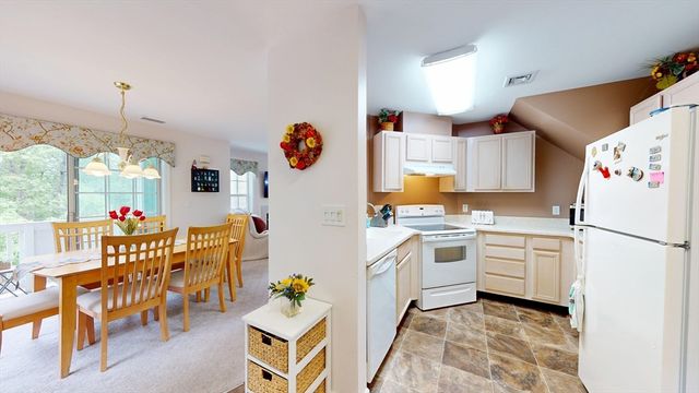 713 Gazebo Circle 713, Reading, MA 01867