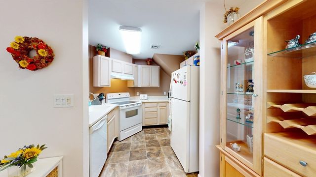 713 Gazebo Circle 713, Reading, MA 01867