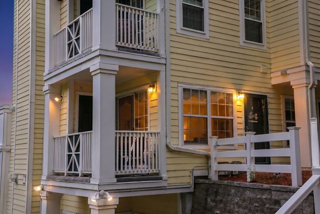713 Gazebo Circle 713, Reading, MA 01867