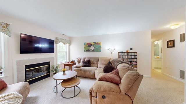 713 Gazebo Circle 713, Reading, MA 01867