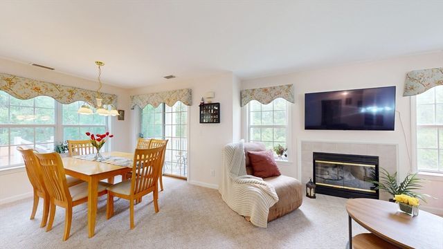 713 Gazebo Circle 713, Reading, MA 01867