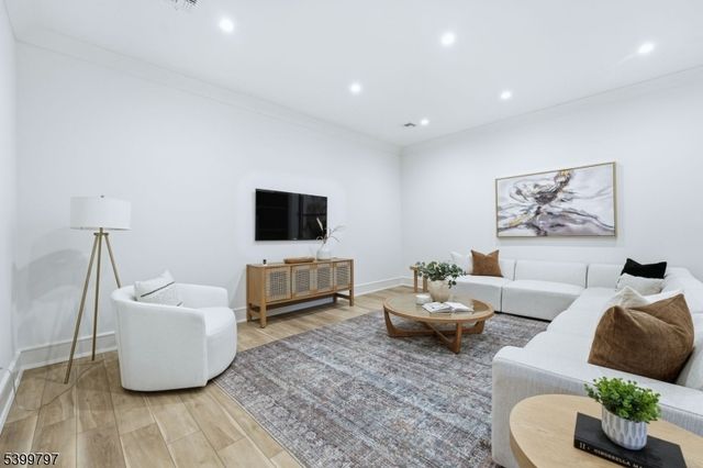 15 Sparta Rd, Millburn Twp., NJ 07078