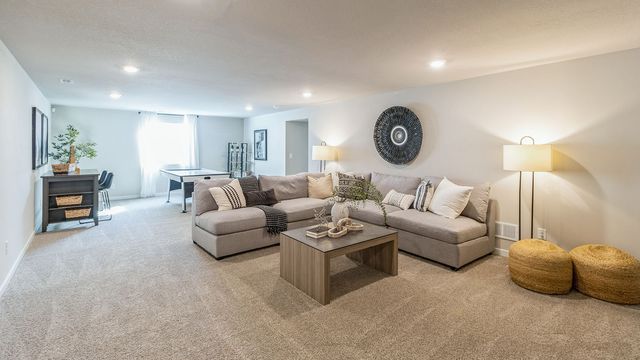 5615 152nd Street, Urbandale, IA 50111