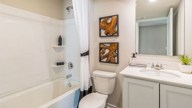 5615 152nd Street, Urbandale, IA 50111
