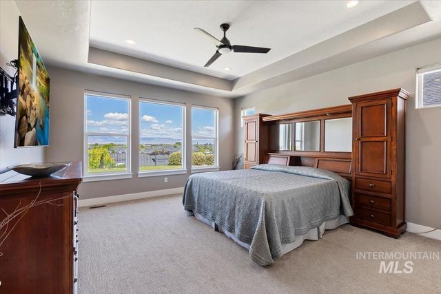 2000 E Lodge Trail Dr, Meridian, ID 83642