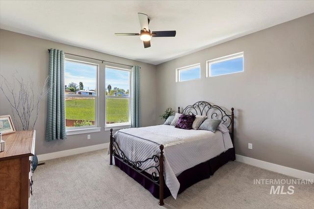 2000 E Lodge Trail Dr, Meridian, ID 83642