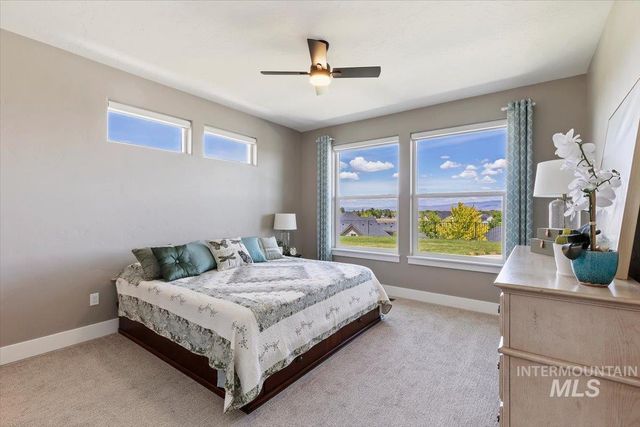 2000 E Lodge Trail Dr, Meridian, ID 83642