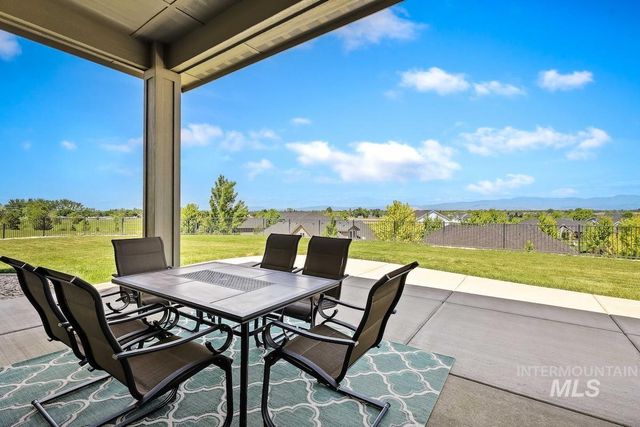 2000 E Lodge Trail Dr, Meridian, ID 83642