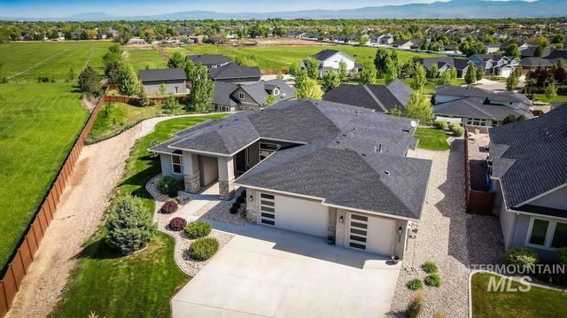 2000 E Lodge Trail Dr, Meridian, ID 83642